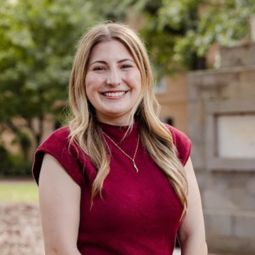 Andrea Valaitis Headshot